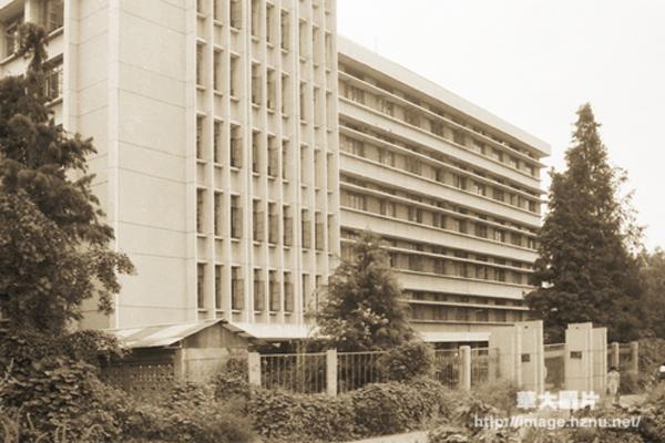 80年代落成的6号教学楼