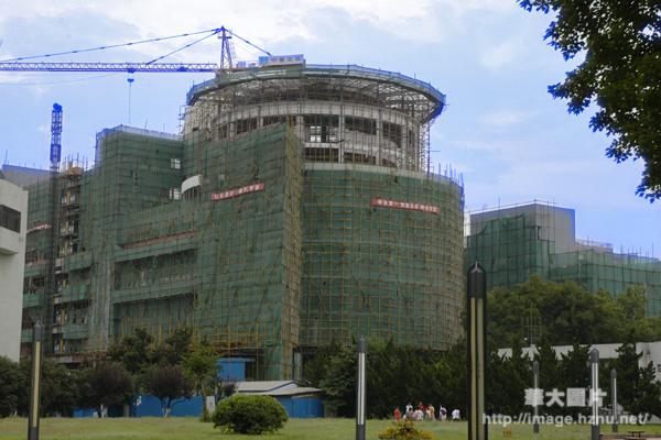建设中的10号楼 (美术学院,城环学院,经济学院)